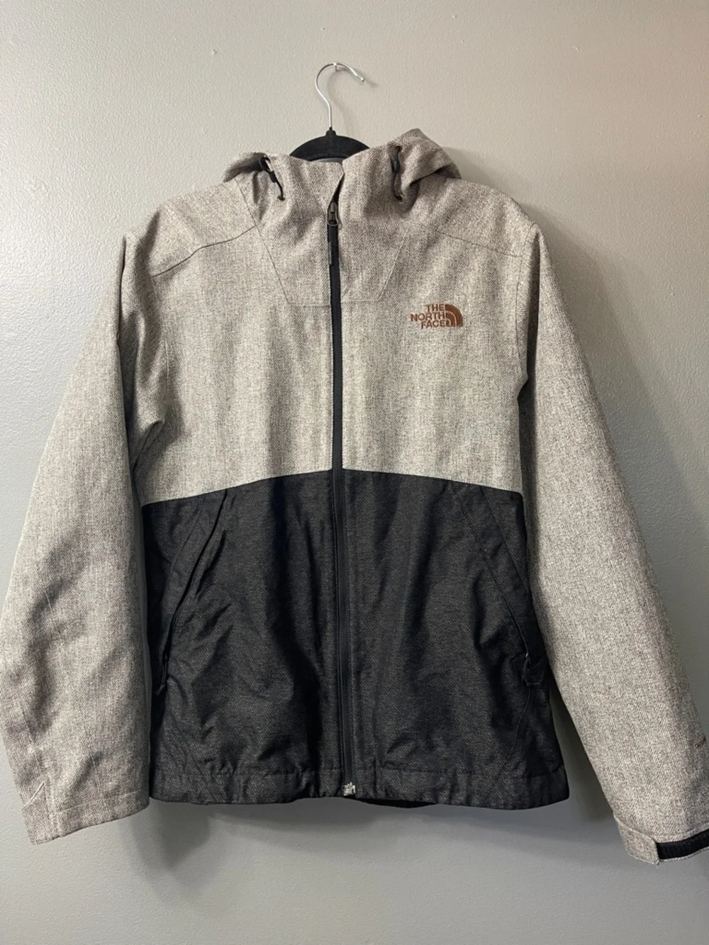 The North Face Millerton Jacket Monument Grey Herringbone and Black. Small